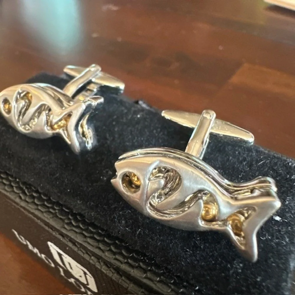 Umo‎ Lorenzo Mens Silver Tone Fish Cufflinks Gold Eye Cutout Design with Box